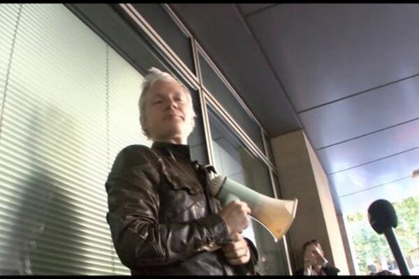 Julian Assange of WikiLeaks @OccupyLSX – Pays homage to Anonymous